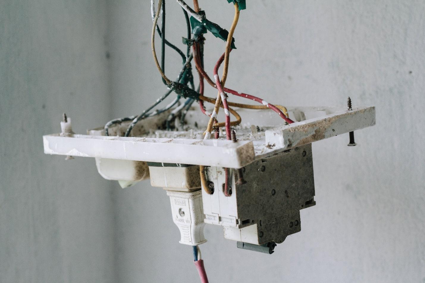 Signs of Bad Electrical Wiring